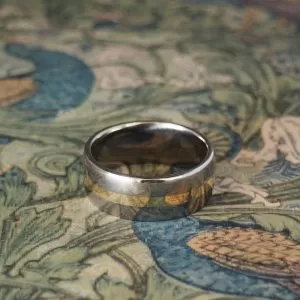 Titanium, 9.2mm polished low half round band with a flush central 2mm 18ct YG inlay Size Y *
