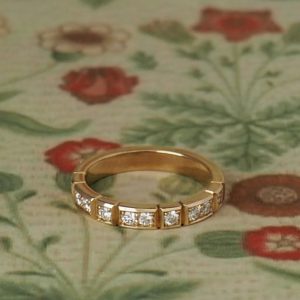 Ella - 9YG .33ct TDW D-F VVS Asymmetric Block Half Grain Set Eternity Band Size N